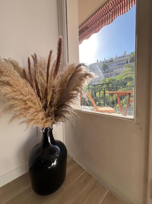 Magnifique T2 Proche Mer Et Ville Refait A Neuf Avec Terrasse Menton Exterior foto