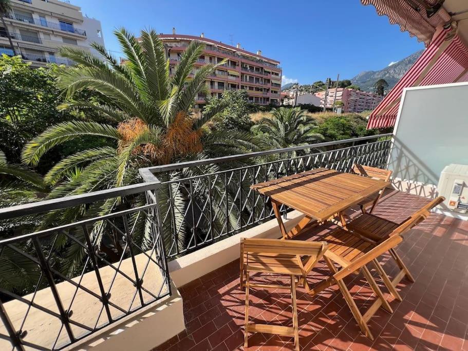 Magnifique T2 Proche Mer Et Ville Refait A Neuf Avec Terrasse Menton Exterior foto